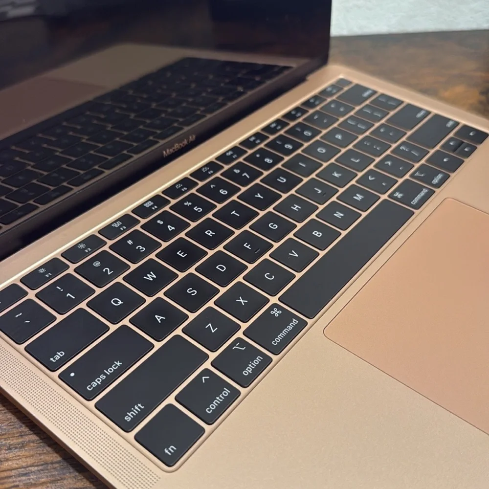 Apple MacBook Air - Rose Gold